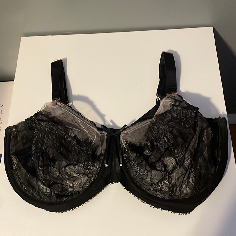 Size 38 G, sexy black lace under wire, Smart and Sexy brand bra